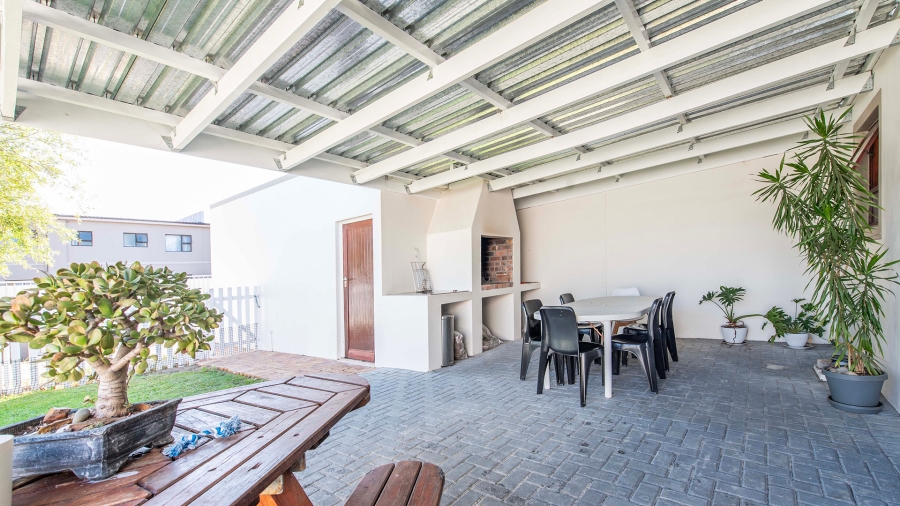 2 Bedroom Property for Sale in Parklands Western Cape